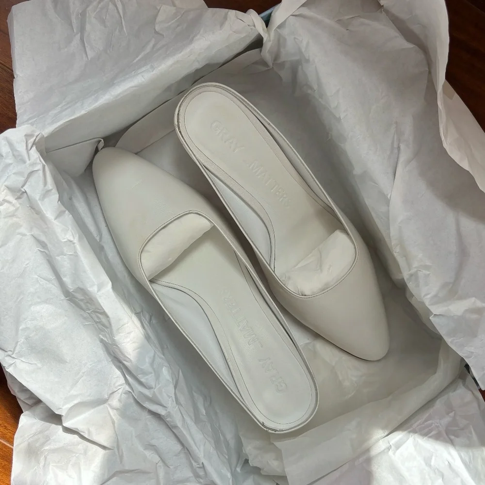 Gray Matters Annastar Mules - White - Includes Box, Dust Bag, & Heel Caps - Picture 10 of 10